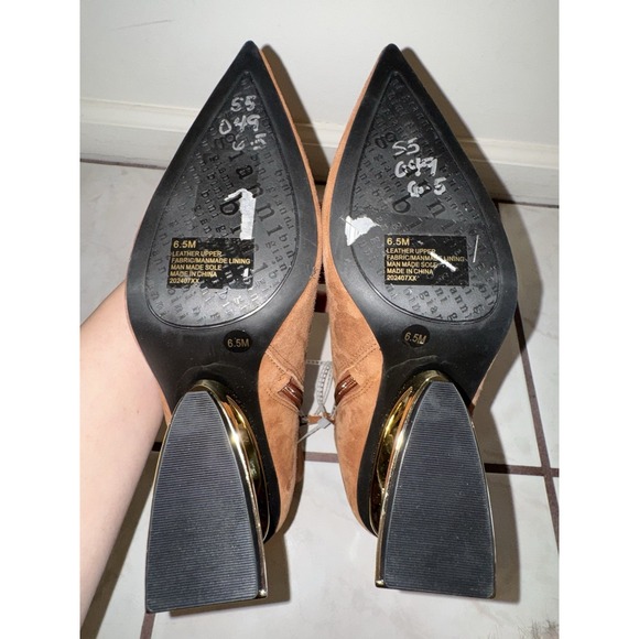 NWOB Gianni Bini heeled boots 6.5 brown suede gold architectural heel pointy - Picture 7 of 10
